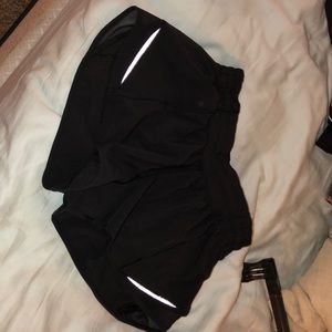 Lululemon black hotty hot shorts size 4